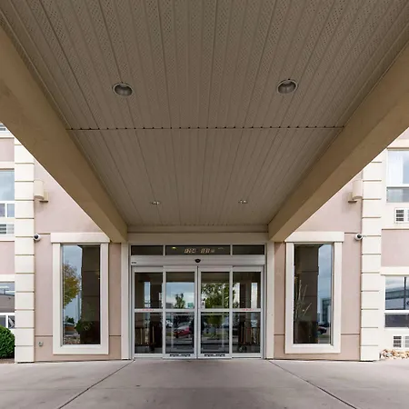 Best Western Plus South Edmonton Inn & Suites-2