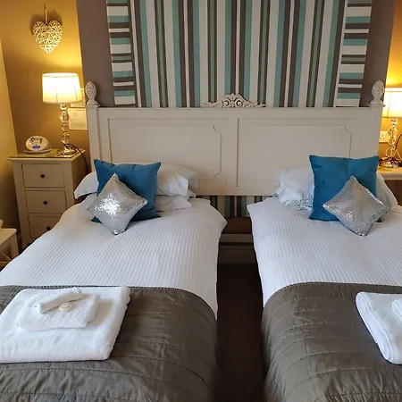The Bath House Boutique B&B - In-Room Breakfast - Free Parking-3