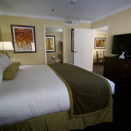 Best Western Plus Casino Royale-Center Strip-2