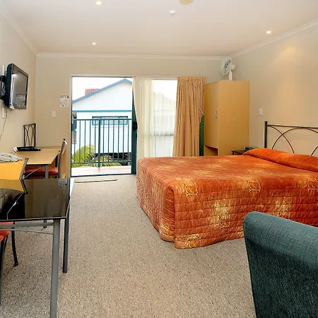 Academy At Botany Motor Inn-2