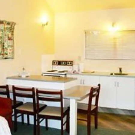 Rayland Epsom Motel-2