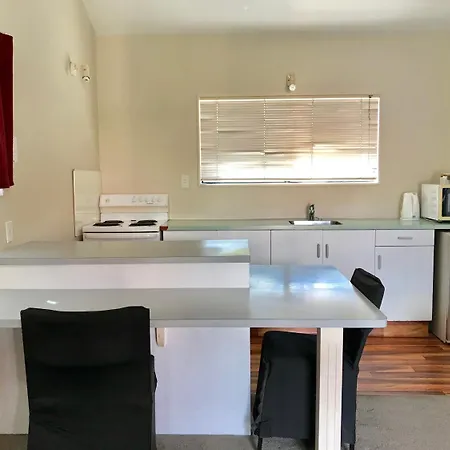 Rayland Epsom Motel-3