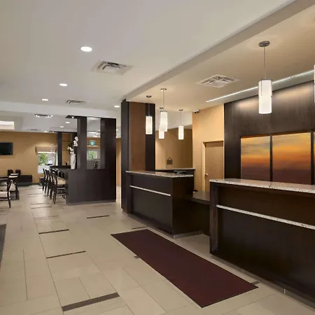 Days Inn & Suites By Wyndham Winnipeg Airport Manitoba-2