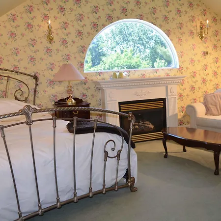 Bedham Hall B&B-3