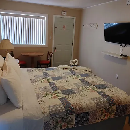Blue Moon Motel-3
