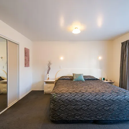 Annabelle Court Motel-2