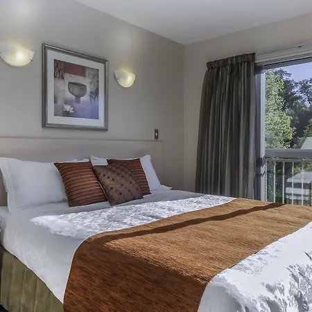 166 Majestic Court Motel-2
