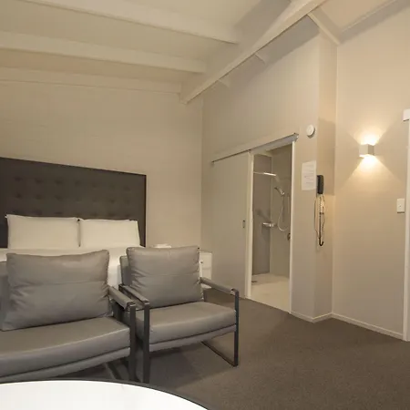 Middlemore Motel-2