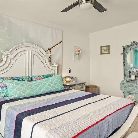 Beach Front Bungalow At Pacific Beach-3