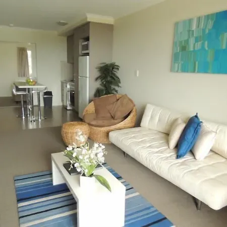 Airlie Central Apartments-2