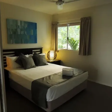 Airlie Central Apartments-3