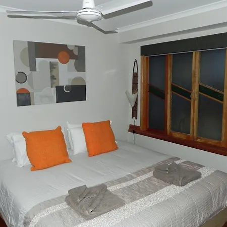 Airlie Waterfront Bed & Breakfast-3