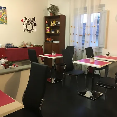 Mia Palace-3