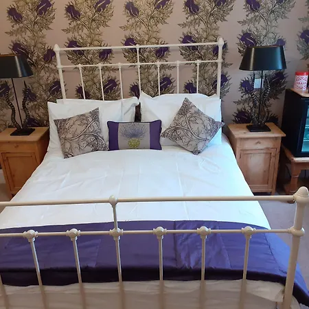 Trafford Bank Guest House-3