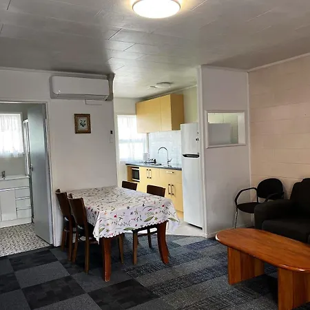 Takanini Park Motor Lodge-2