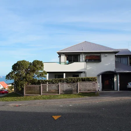 Pacific View Bed And Breakfast-3