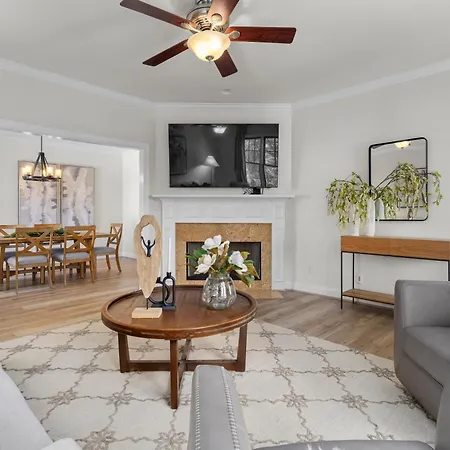 Iris Manor Luxury Modern Stay Near Uab-2