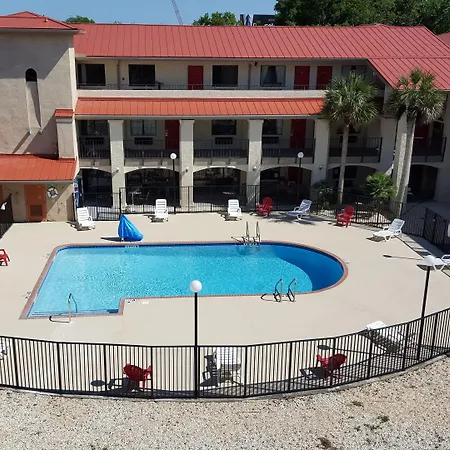 Tricove Inn & Suites-3