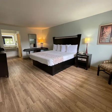 Tricove Inn & Suites-2