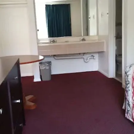 The Virginia Lodge-2
