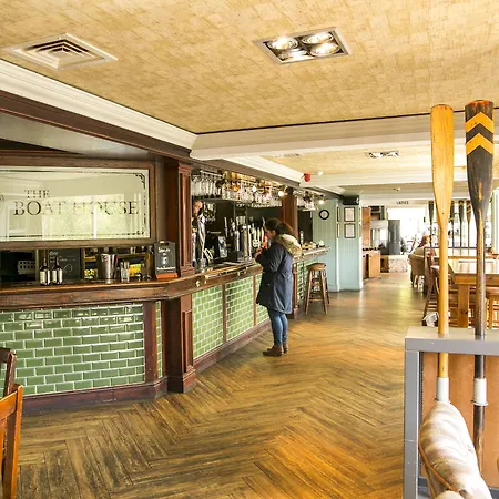 The Boathouse Inn & Riverside Rooms-2