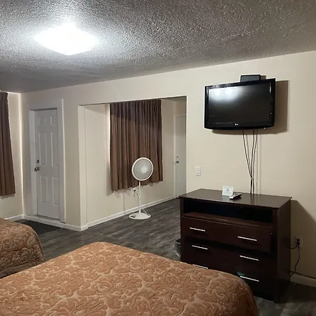 Travelers Inn - Clearwater-3