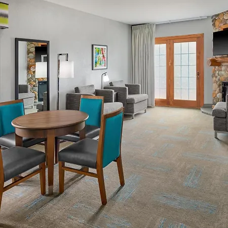 Hampton Inn Kansas City The Legends-3