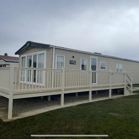 Fabulous Seaside Caravan Getway At Cayton Bay-3
