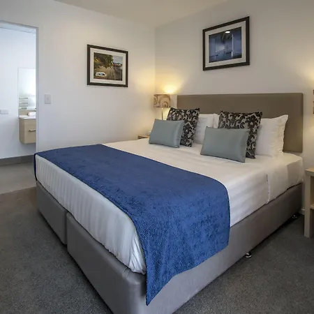 Ramada Suites By Wyndham Albany-2