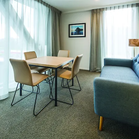 Ramada Suites By Wyndham Albany-3