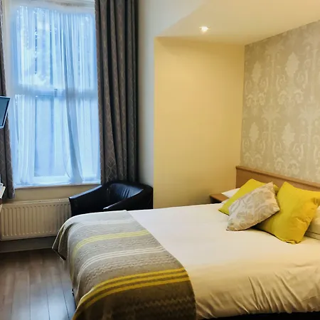 Westlynn Hotel & Apartments Free Parking Near Manchester Centre-3