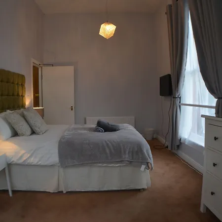 Queens Guesthouse Manchester-3