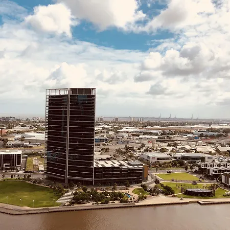 Winston Apartments Docklands-3