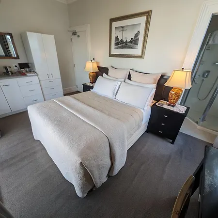 Ponsonby Manor-2