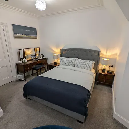 Cambeth Lodge Guesthouse-3