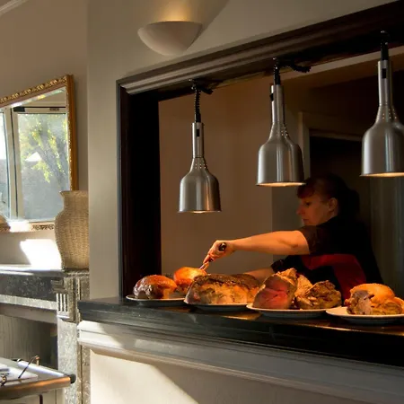 Crofts Hotel-2