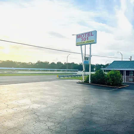 Motel 301-2