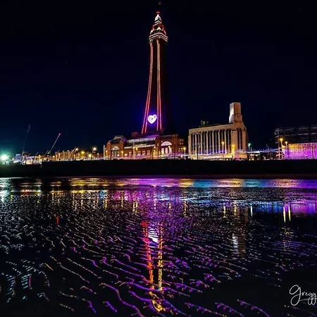 Thornhill Blackpool-2