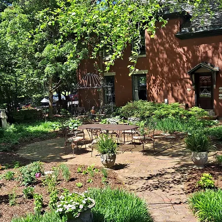 Louisville Bourbon Inn-3