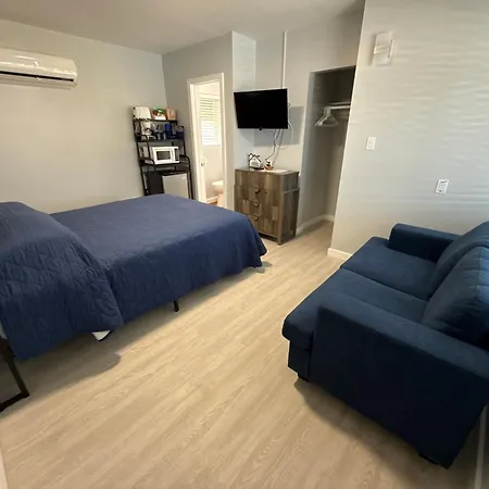 Barefoot Bay Resort Motel-3