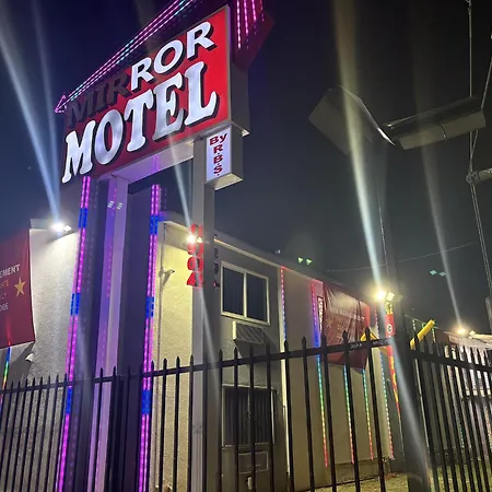 Mirror Motel-2