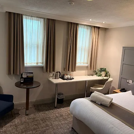 Caledonian Hotel-3