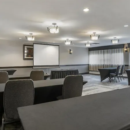 Best Western Plus Chocolate Lake Hotel - Halifax-3