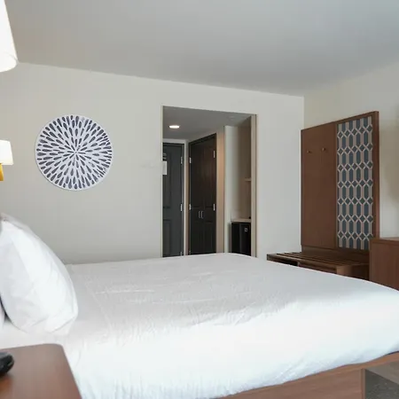 Holiday Inn & Suites Phoenix Airport By Ihg-3