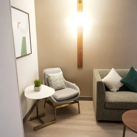 Holiday Inn & Suites Phoenix Airport By Ihg-2