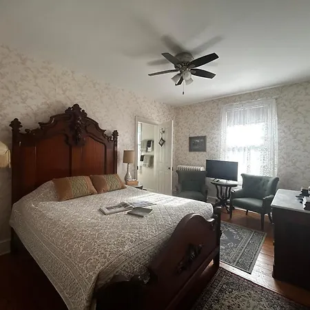 Beauclaires Bed & Breakfast-3