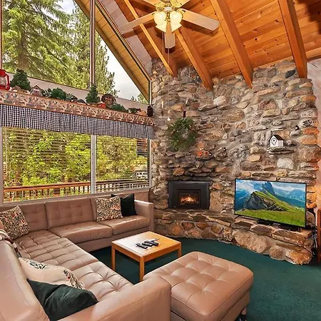 020 - Summit Haus - Big Bear Getaway-3
