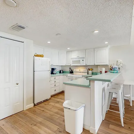 Chateaux Sunset Suites 408-3