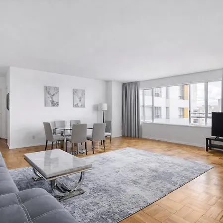Spacious 2 Bedroom 2 Bathroom Unit Great Location-3