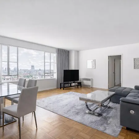 Spacious 2 Bedroom 2 Bathroom Unit Great Location-2